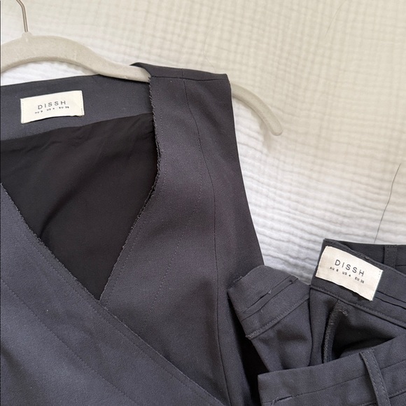 DISSH Wrap Vest & Tailored Pants Set - Picture 2 of 12